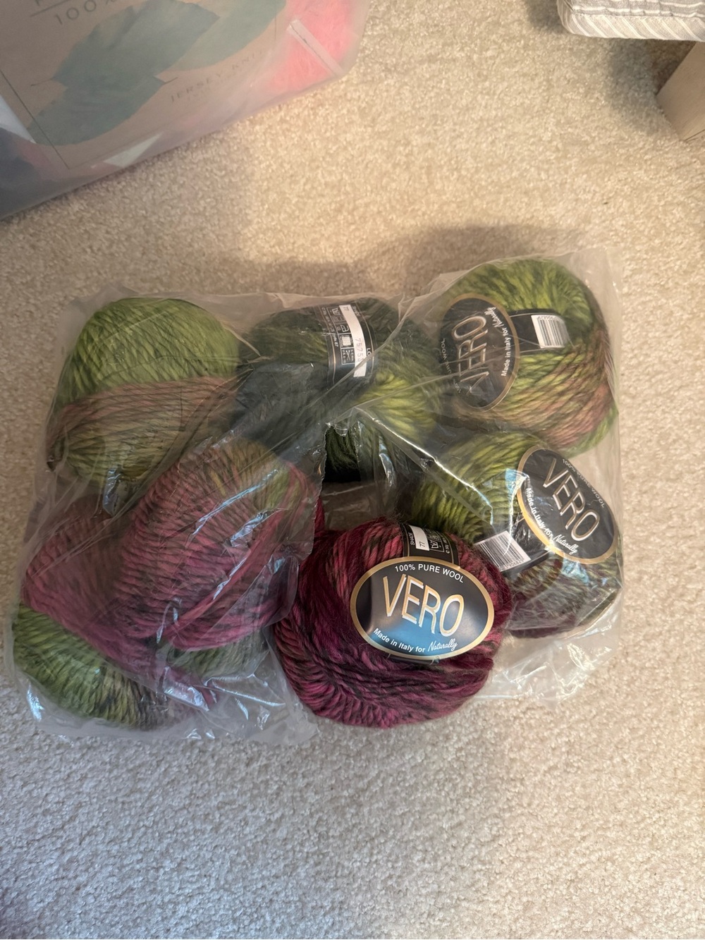 Multicolor Wool Yarn - Green and Burgundy/pink - Picture 2 of 5